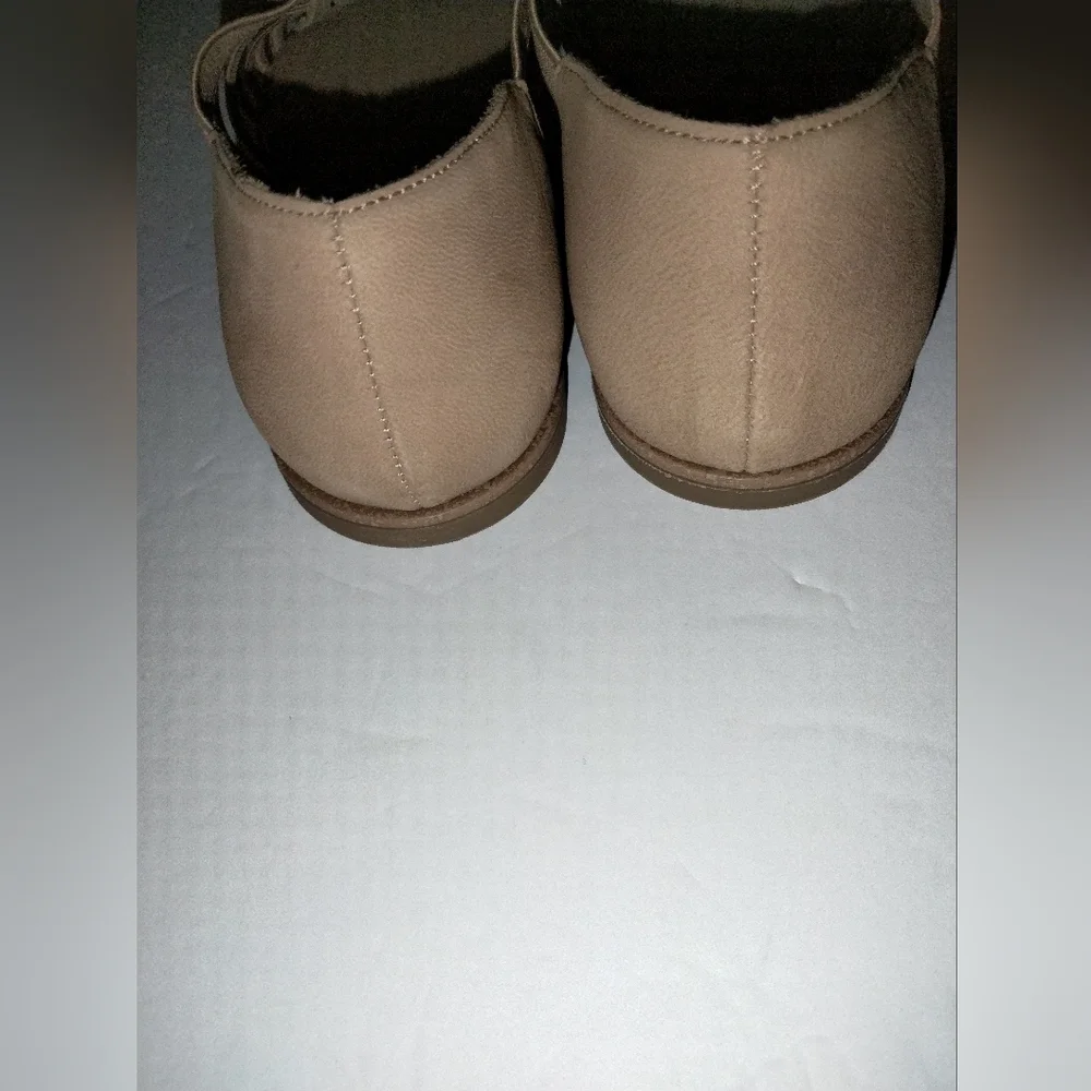 Eileen Fisher (Size 6) Nude Rato Strappy  Comfort Slipon Casual Open Toe Sandals